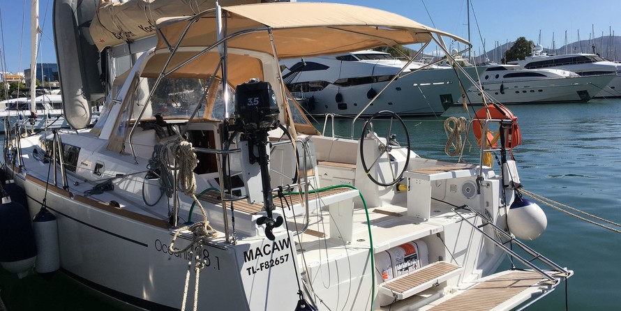 Beneteau Oceanis 38