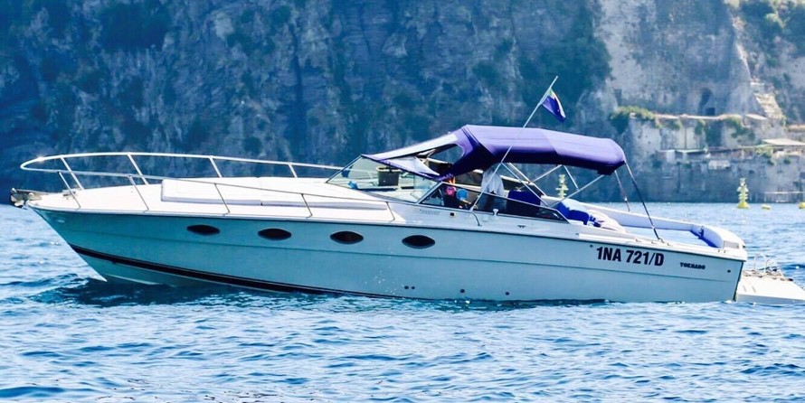 Tornado 38 Cruising