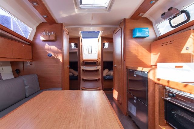 Dufour 382