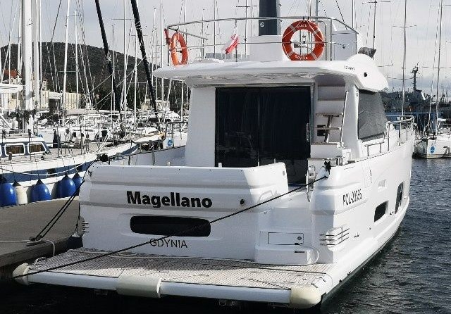 Azimut 53
