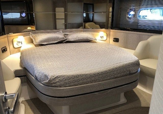 Azimut 53