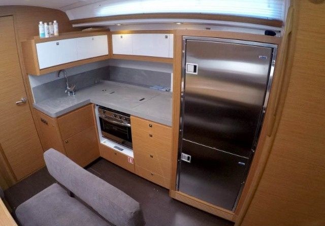 Dufour 470
