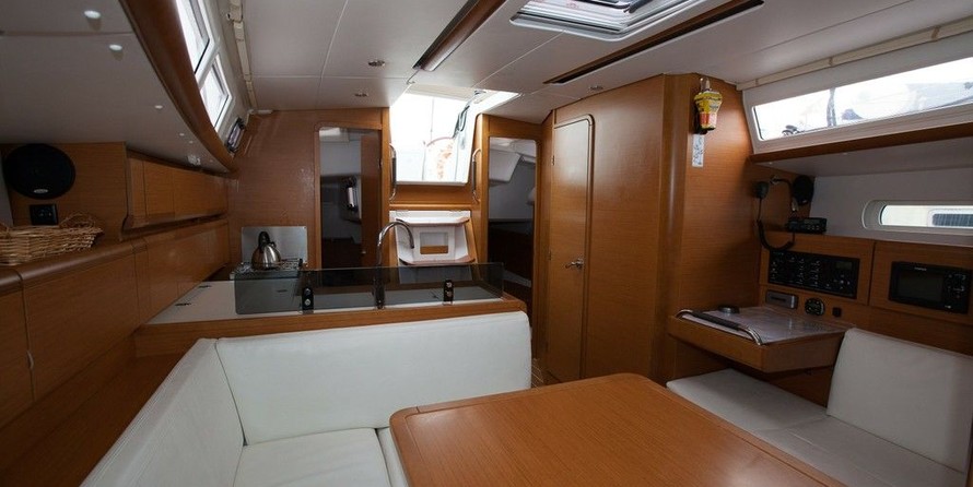 Jeanneau Sun Odyssey 379