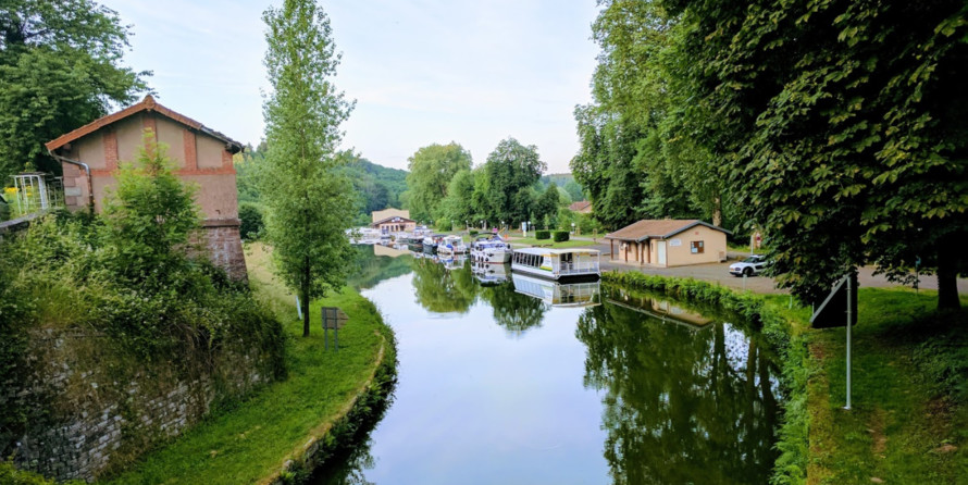 B & b boat builders core sound 17