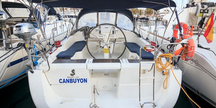 Beneteau Oceanis 37