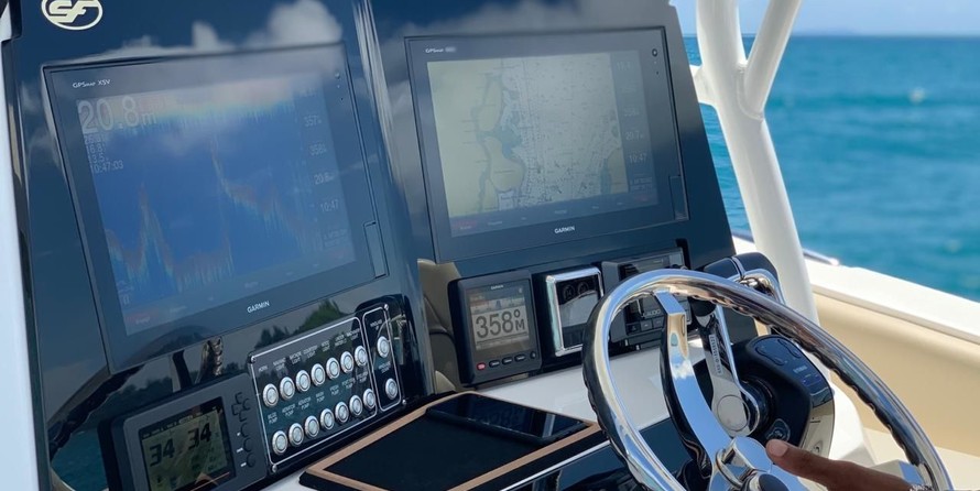 328 Sea Fox Commander