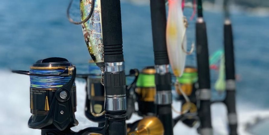 328 Sea Fox Commander