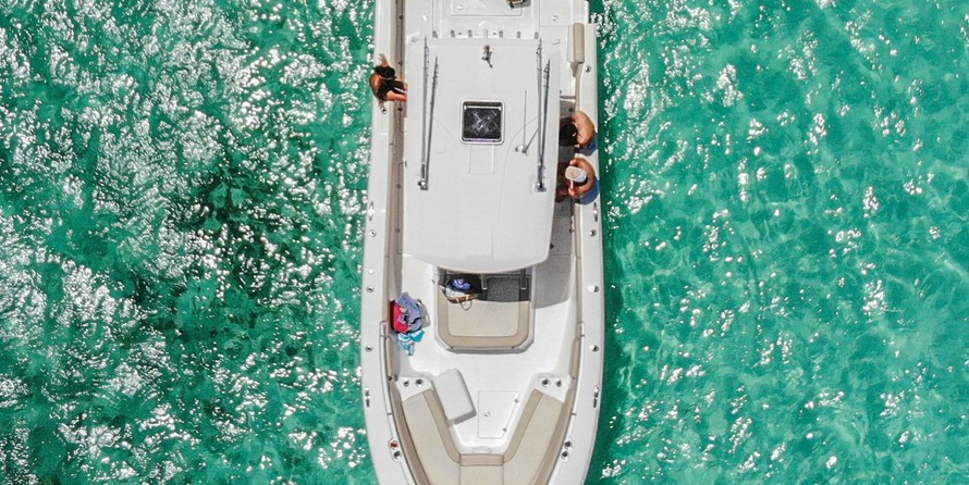 328 Sea Fox Commander