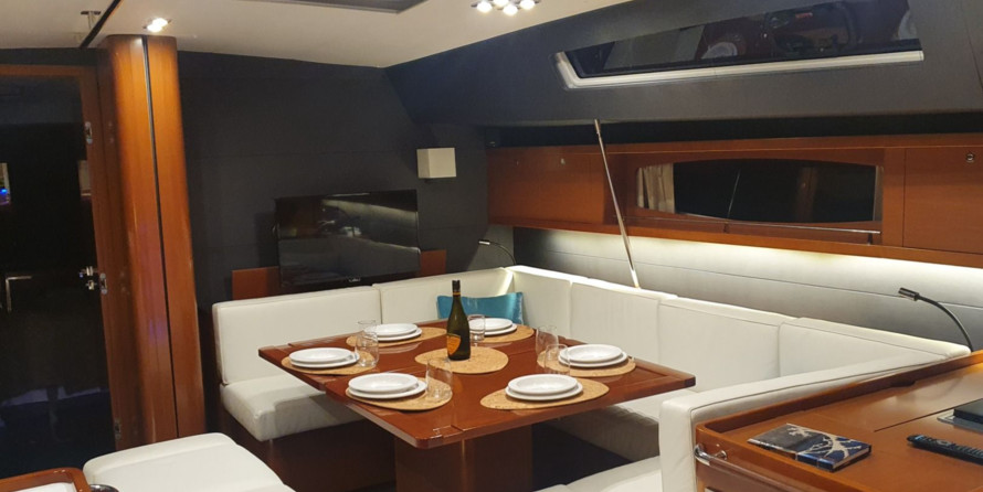 Beneteau Oceanis 60