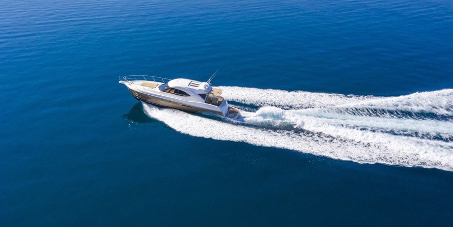 Riviera 5000 Sport Yacht