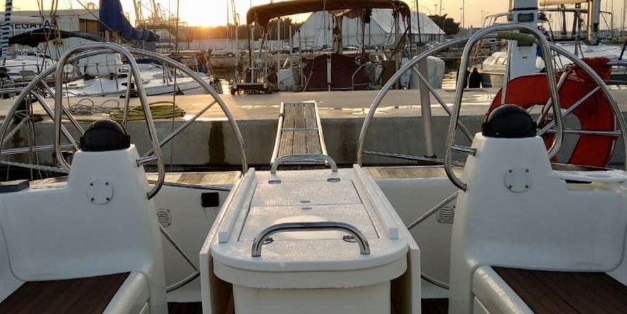 Bavaria 44