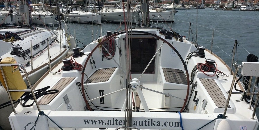 Beneteau Oceanis 35