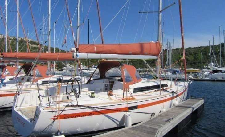 Salona 38