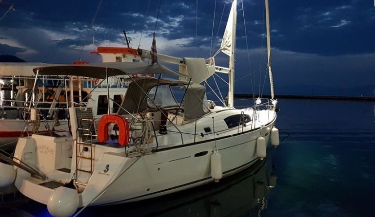 Beneteau Oceanis 43