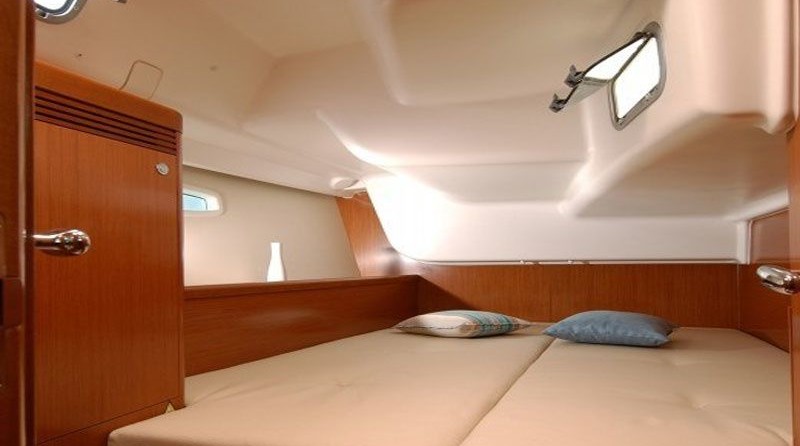 Beneteau Oceanis 43