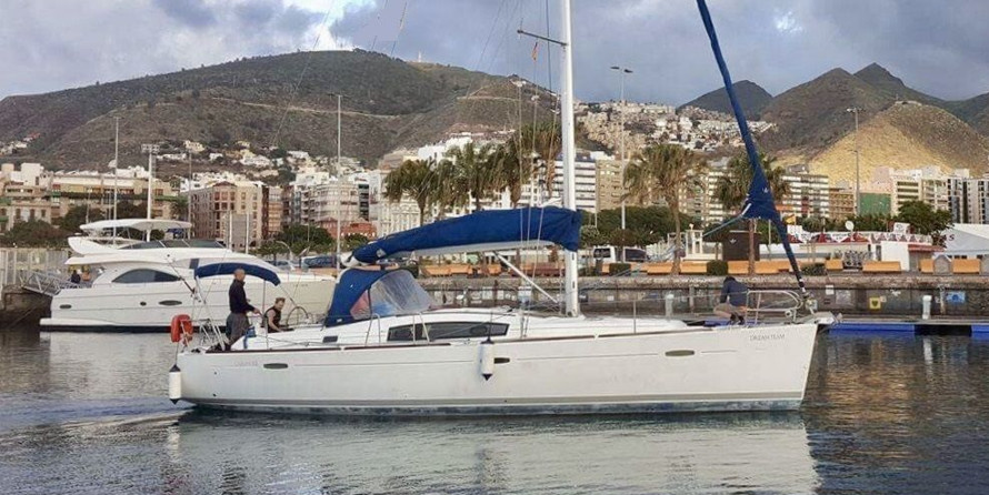 Beneteau Oceanis 43