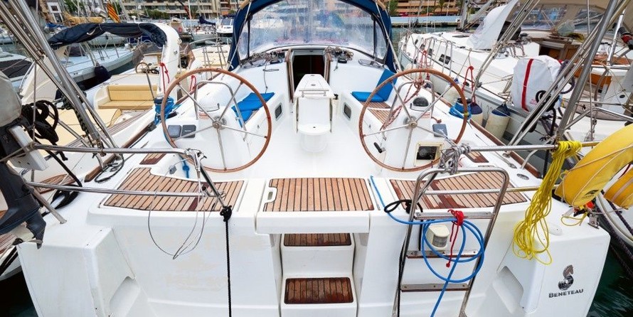 Beneteau Oceanis 43