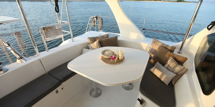 Fountaine pajot belize 43