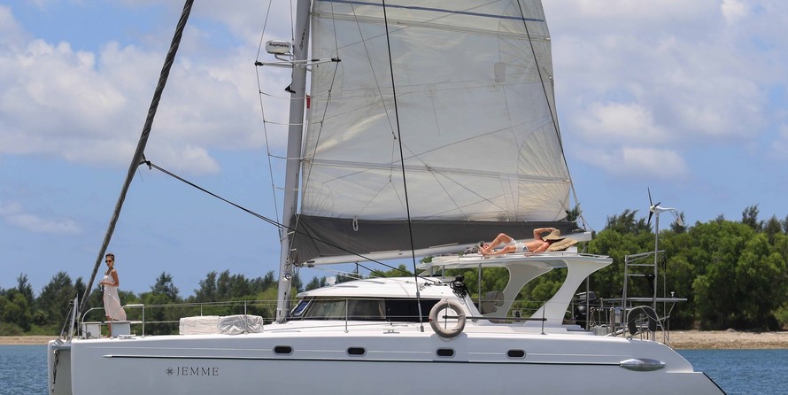 Fountaine pajot belize 43