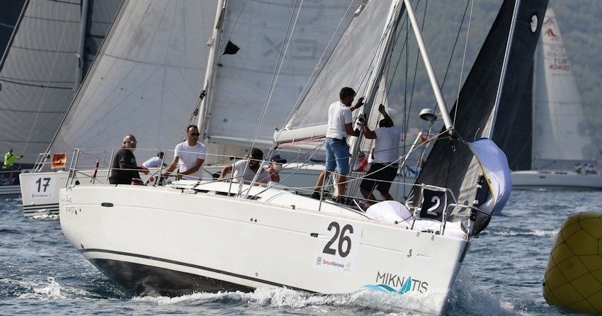 Beneteau First 40