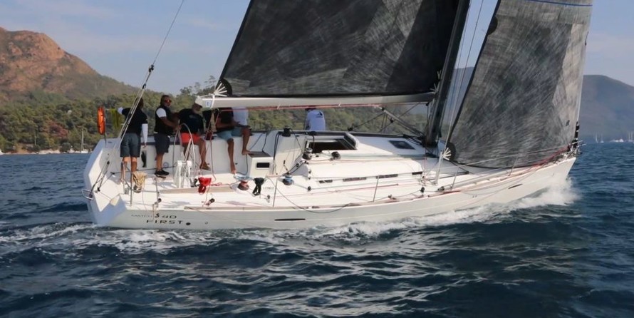 Beneteau First 40