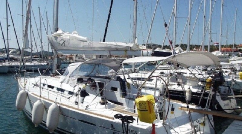 Beneteau First 35
