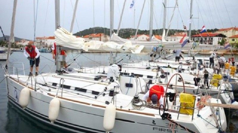 Beneteau First 35