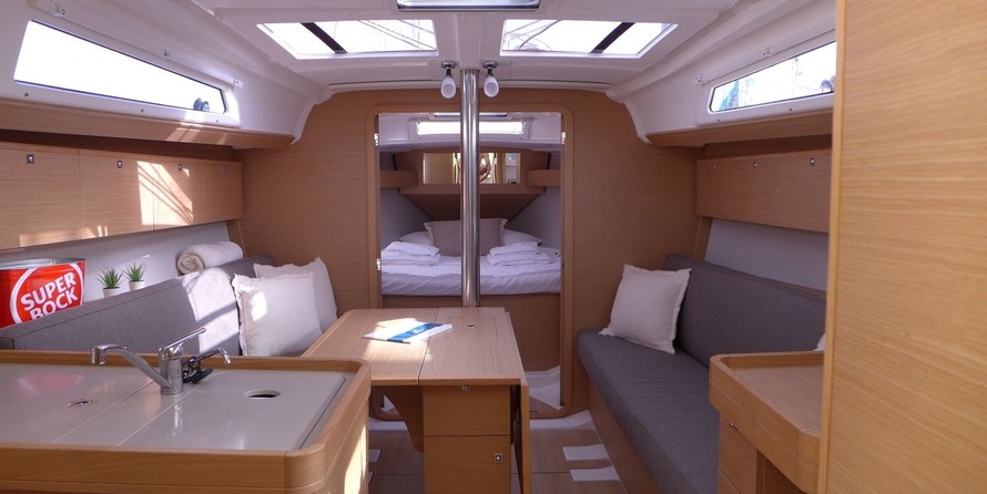 Dufour 360