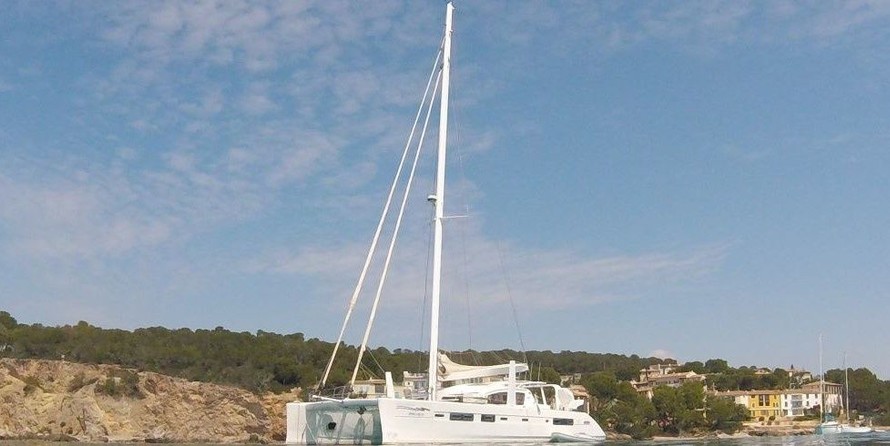 Catana 65