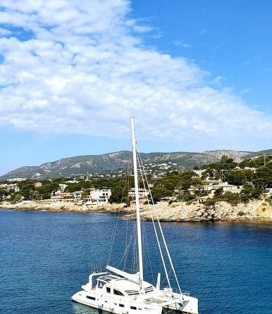 Catana 65