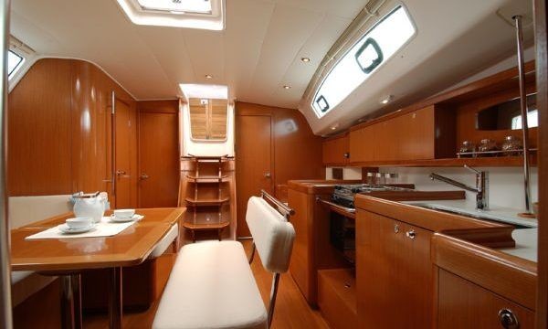 Beneteau Oceanis 43
