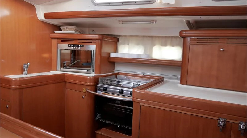 Beneteau Oceanis 523