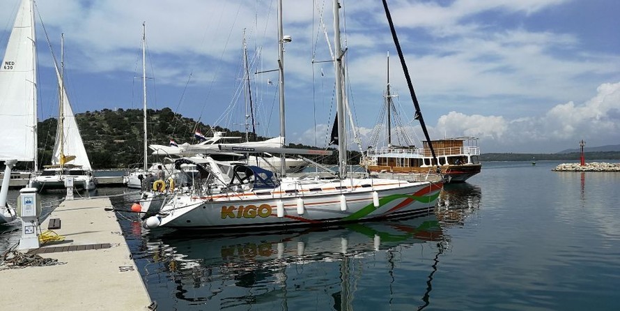Bavaria 44