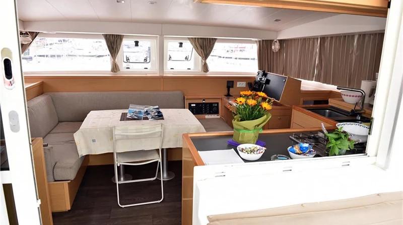 Lagoon 400 S2