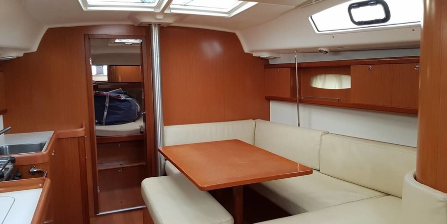 Beneteau Oceanis 40