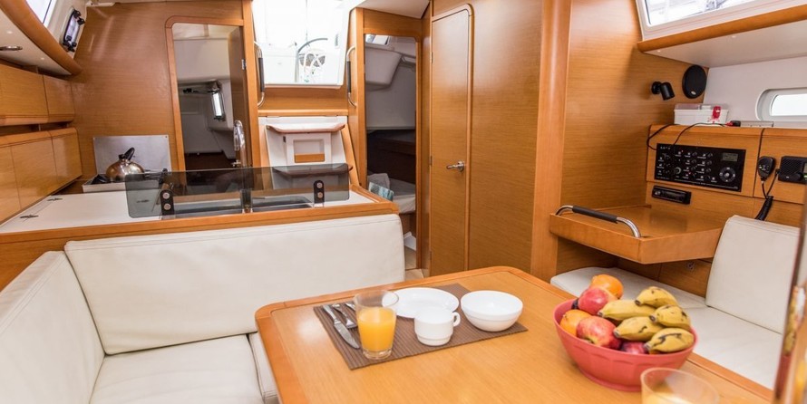 Jeanneau Sun Odyssey 379