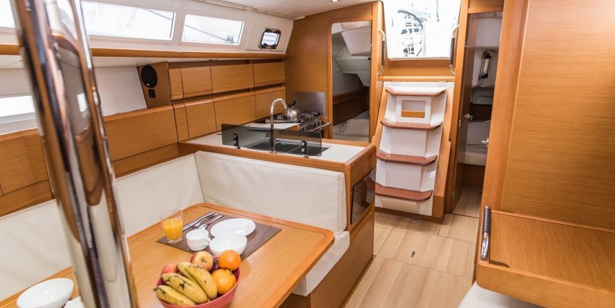 Jeanneau Sun Odyssey 379