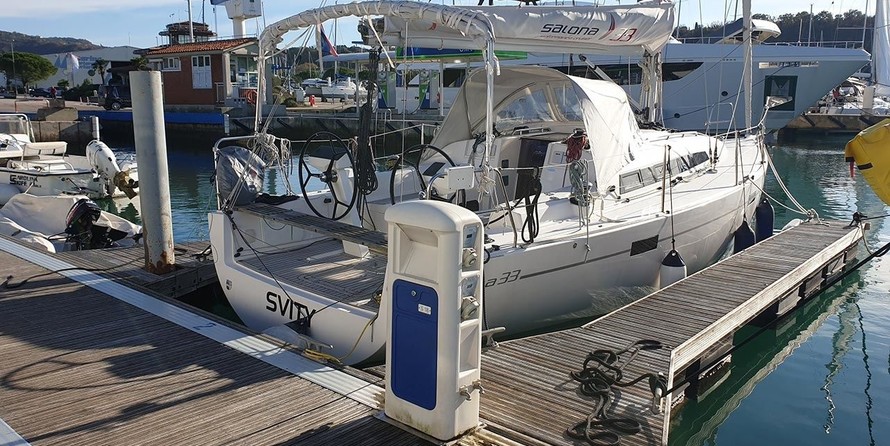 Salona 33
