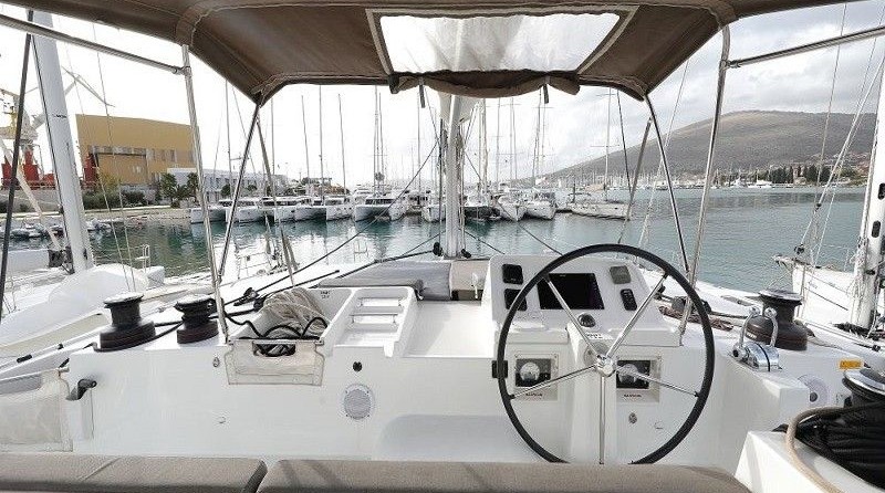 Lagoon 450 F