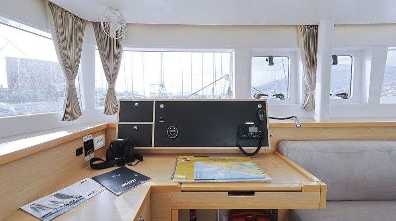 Lagoon 450 F