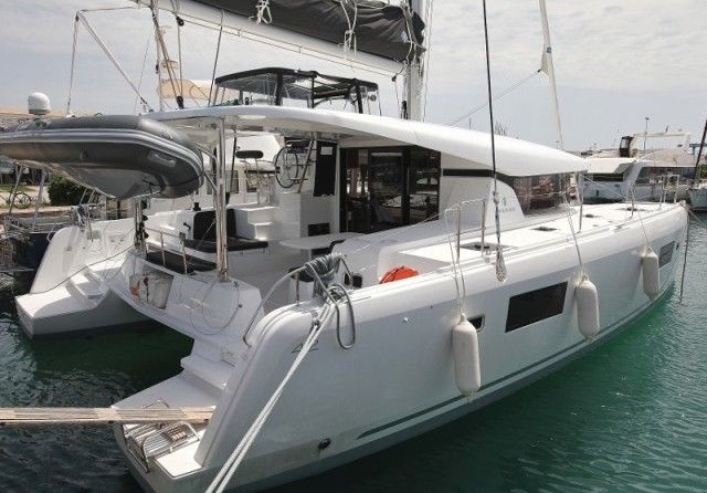 Lagoon 42