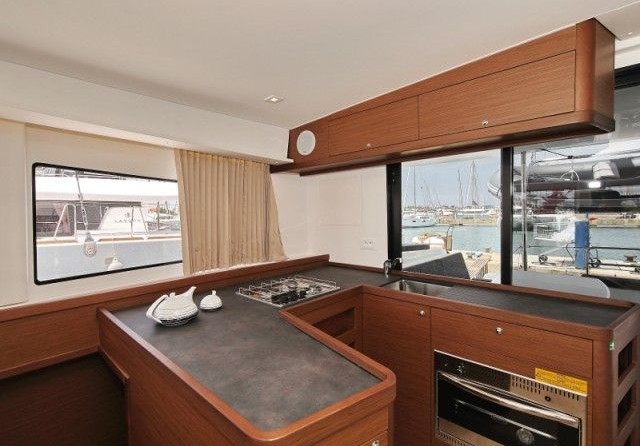 Lagoon 42