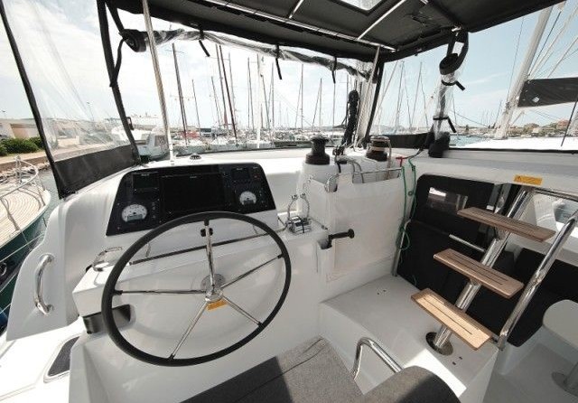 Lagoon 42