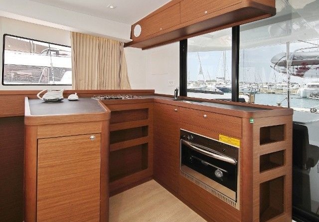 Lagoon 42