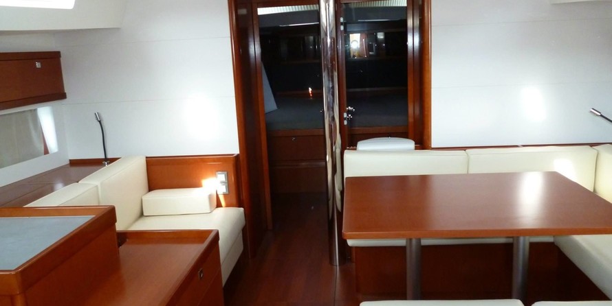 Beneteau Oceanis 55