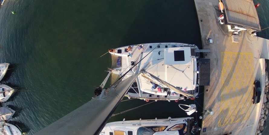Lagoon 421