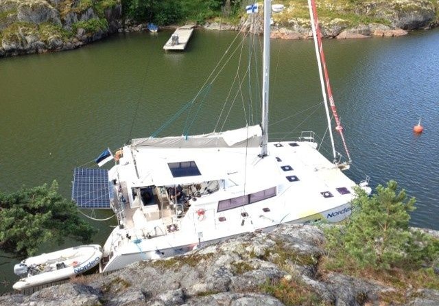 Lagoon 421