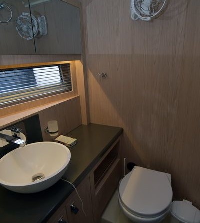 Beneteau Oceanis Yacht 62