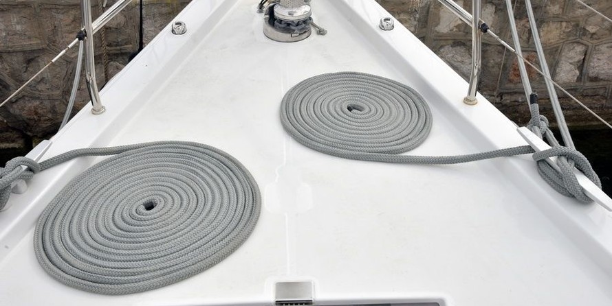 Beneteau Oceanis Yacht 62