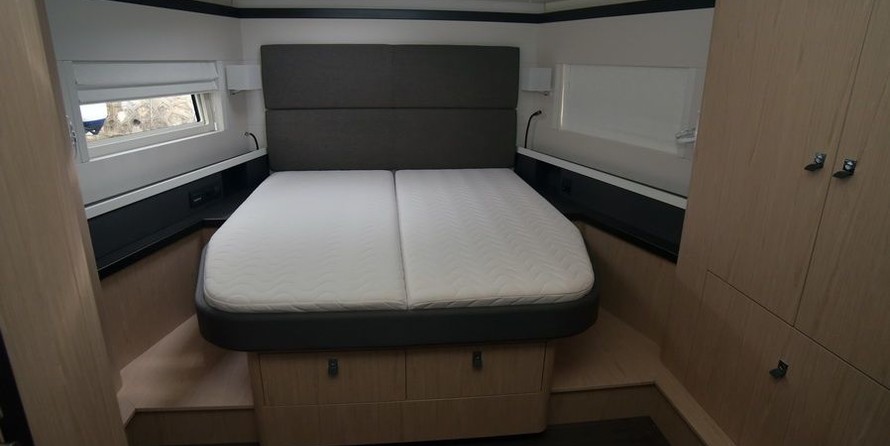 Beneteau Oceanis Yacht 62